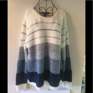 Gloria Vanderbilt Fuzzy Blues & White Sweater
